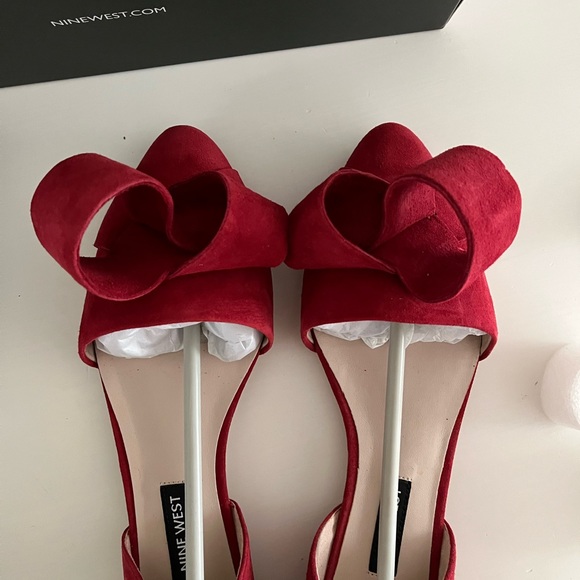 Red 6.5 Nine West shoes - Picture 5 of 8